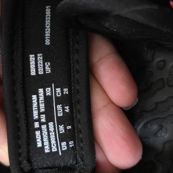 Nike Men's ACG Air Deschutz+ Sandal - Red and Black Size 10 - Picture 8 of 9